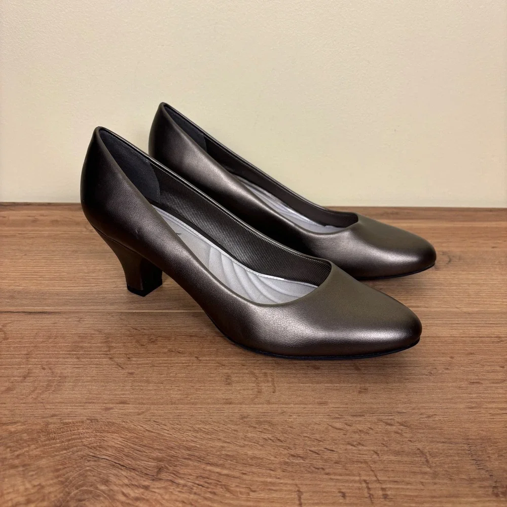 EASY STREET Fabulous Pump Pewter Women Size 11 Metallic Round Toe Formal Office